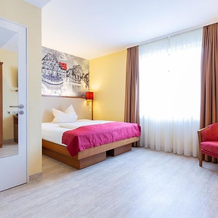 Hotel Am Schillerpark Esslingen am Neckar Luaran gambar