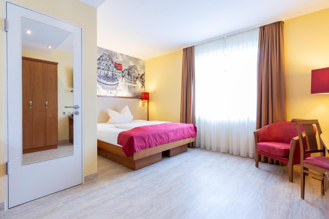 Hotel Am Schillerpark Esslingen am Neckar Luaran gambar