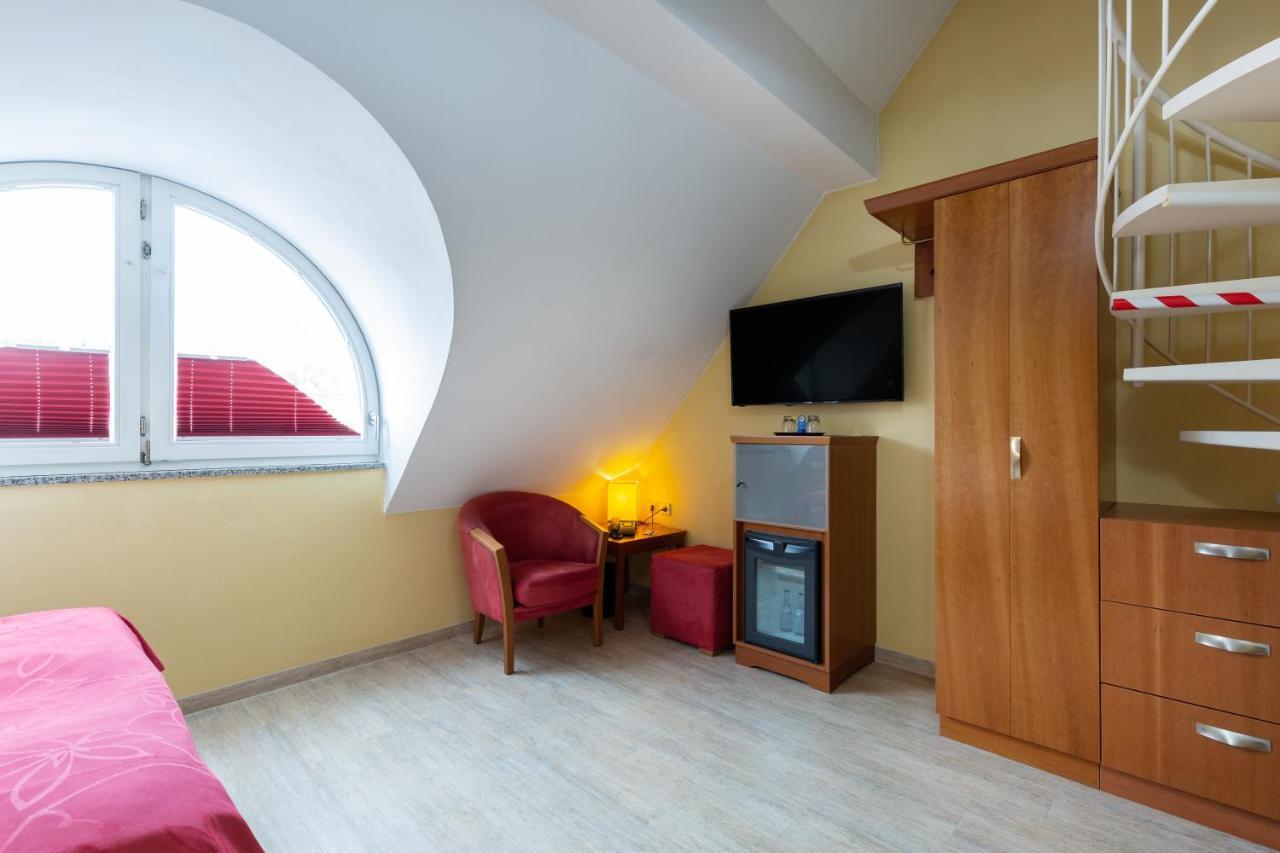 Hotel Am Schillerpark Esslingen am Neckar Luaran gambar