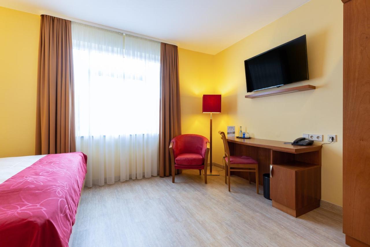 Hotel Am Schillerpark Esslingen am Neckar Luaran gambar
