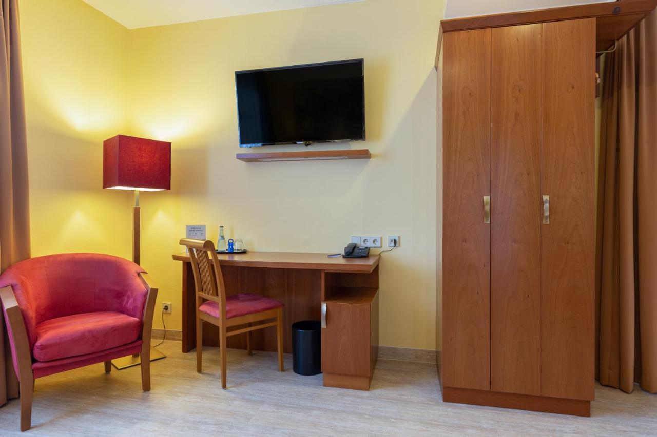 Hotel Am Schillerpark Esslingen am Neckar Luaran gambar