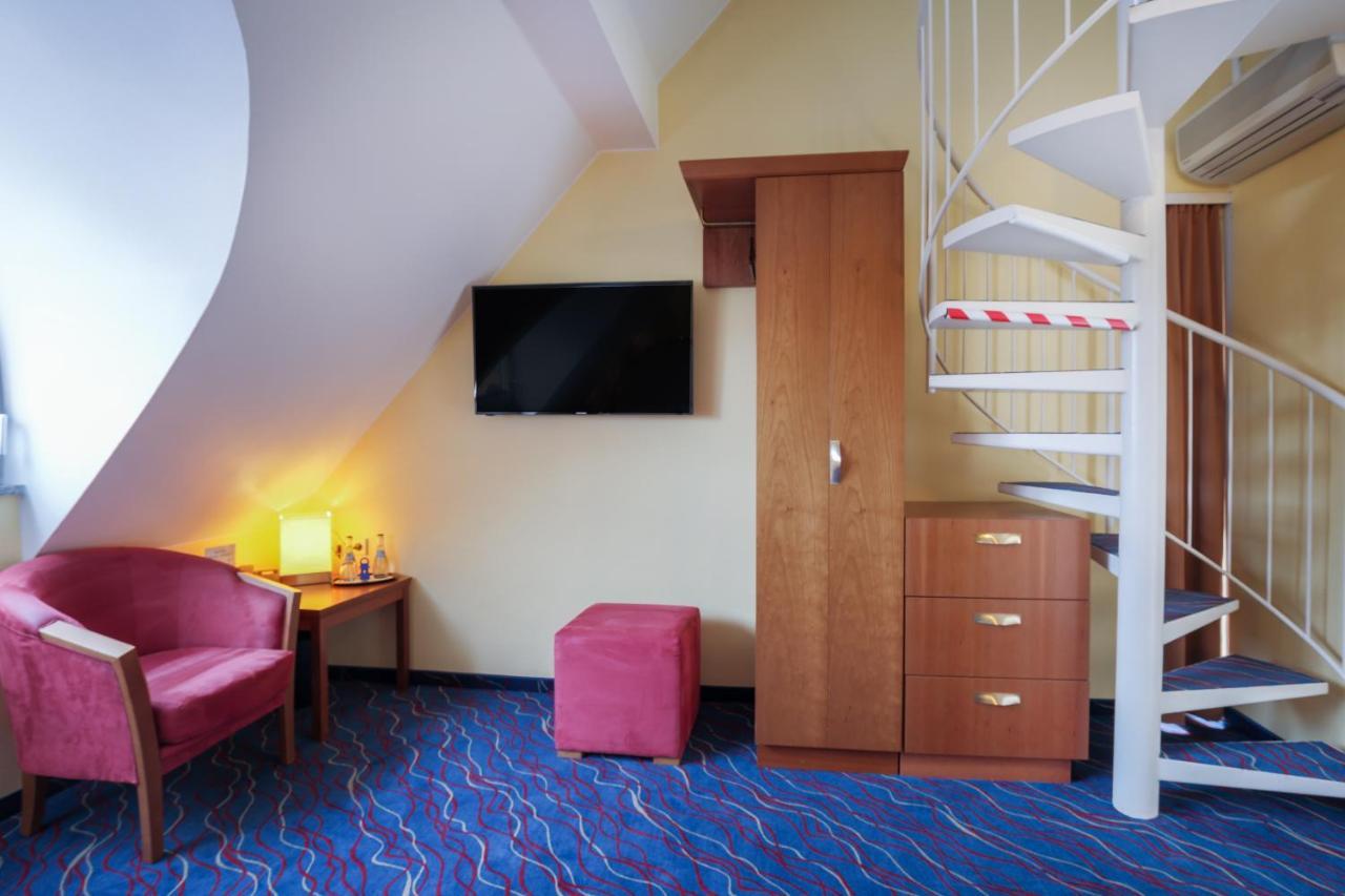 Hotel Am Schillerpark Esslingen am Neckar Luaran gambar